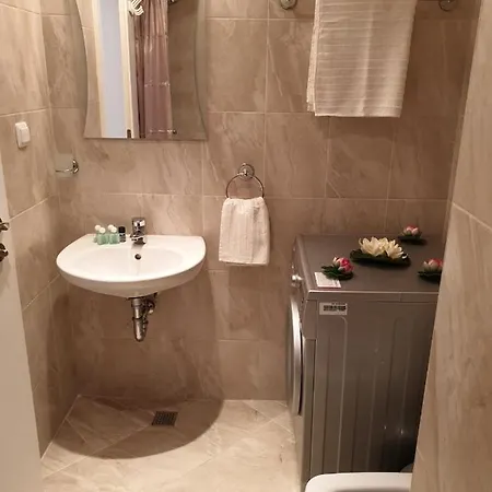 Private Green Life Beach Apartment *