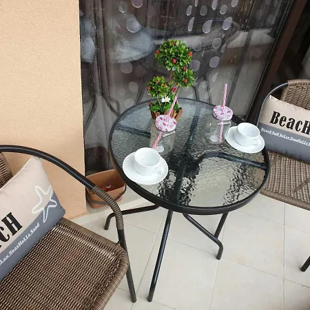 Private Green Life Beach Apartment *