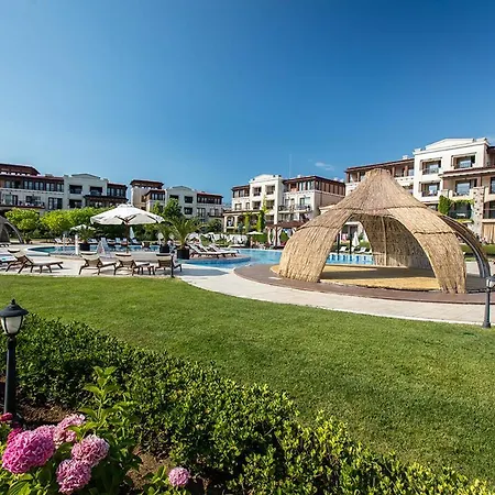 Private Green Life Beach Apartment